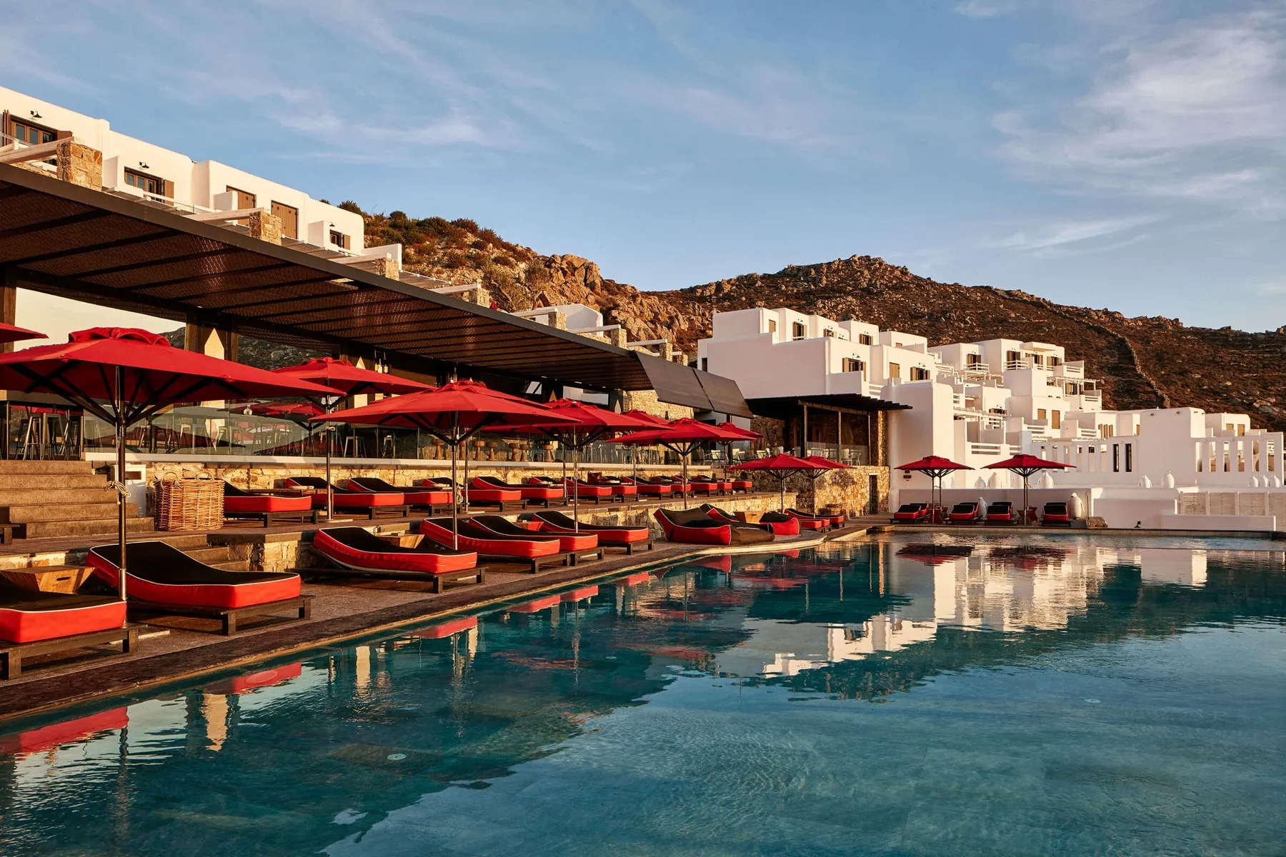 Terrasse mit Blick auf Elia Beach.