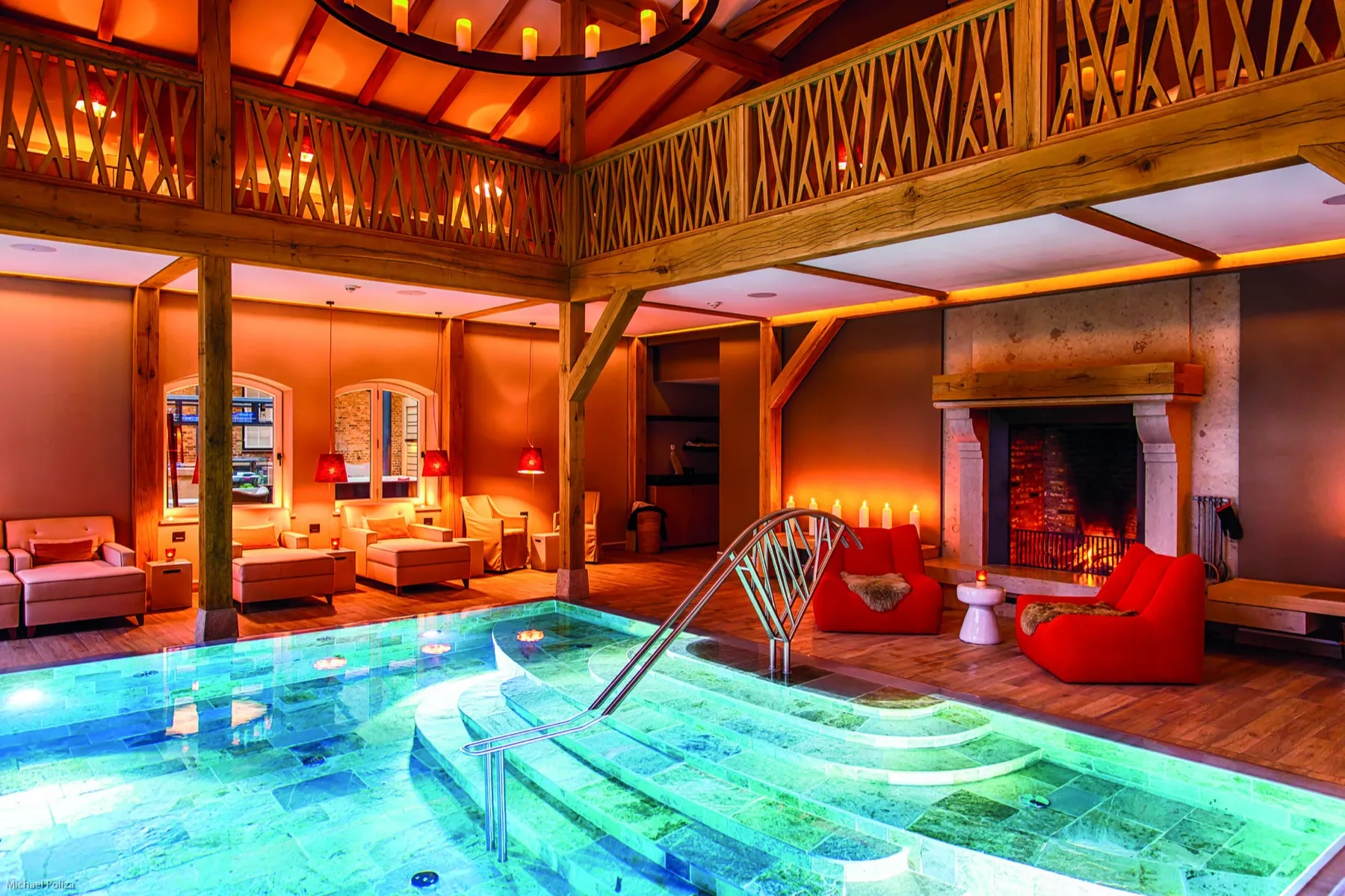 Pool der Schlosstherme im Weissenhaus.